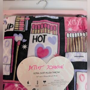 Betsey Johnson Ultra Soft Plush Throw Extra Large Valentine